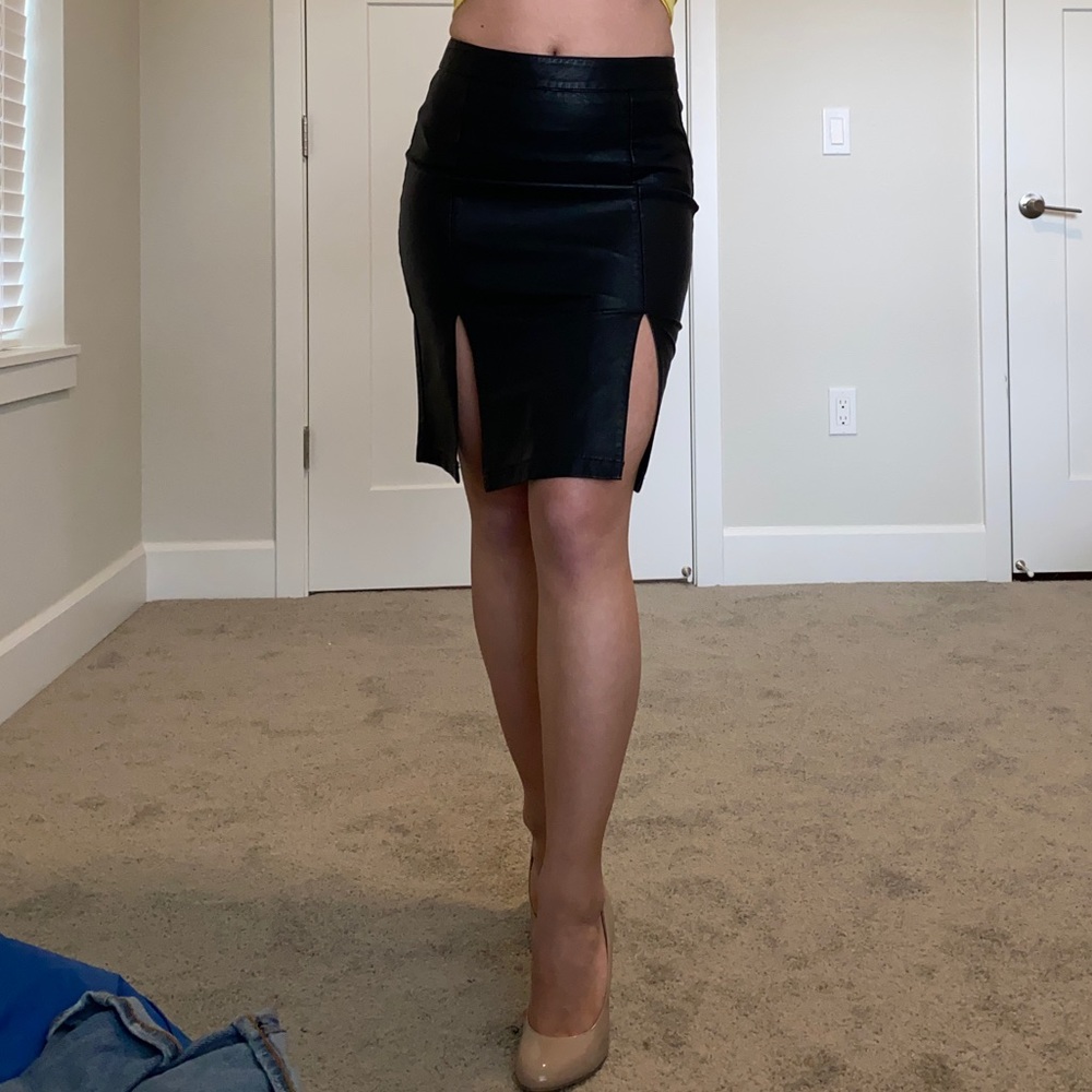 Leather skirt